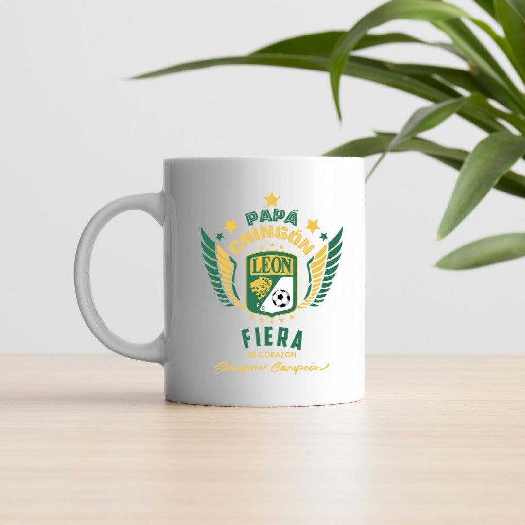 León Soccer Fan Coffee Mug – Papá Chingón Design – Fiera de Corazón, Siempre Campeón – 11 oz White Ceramic Cup